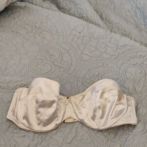Elegant Ivory Strapless Bra